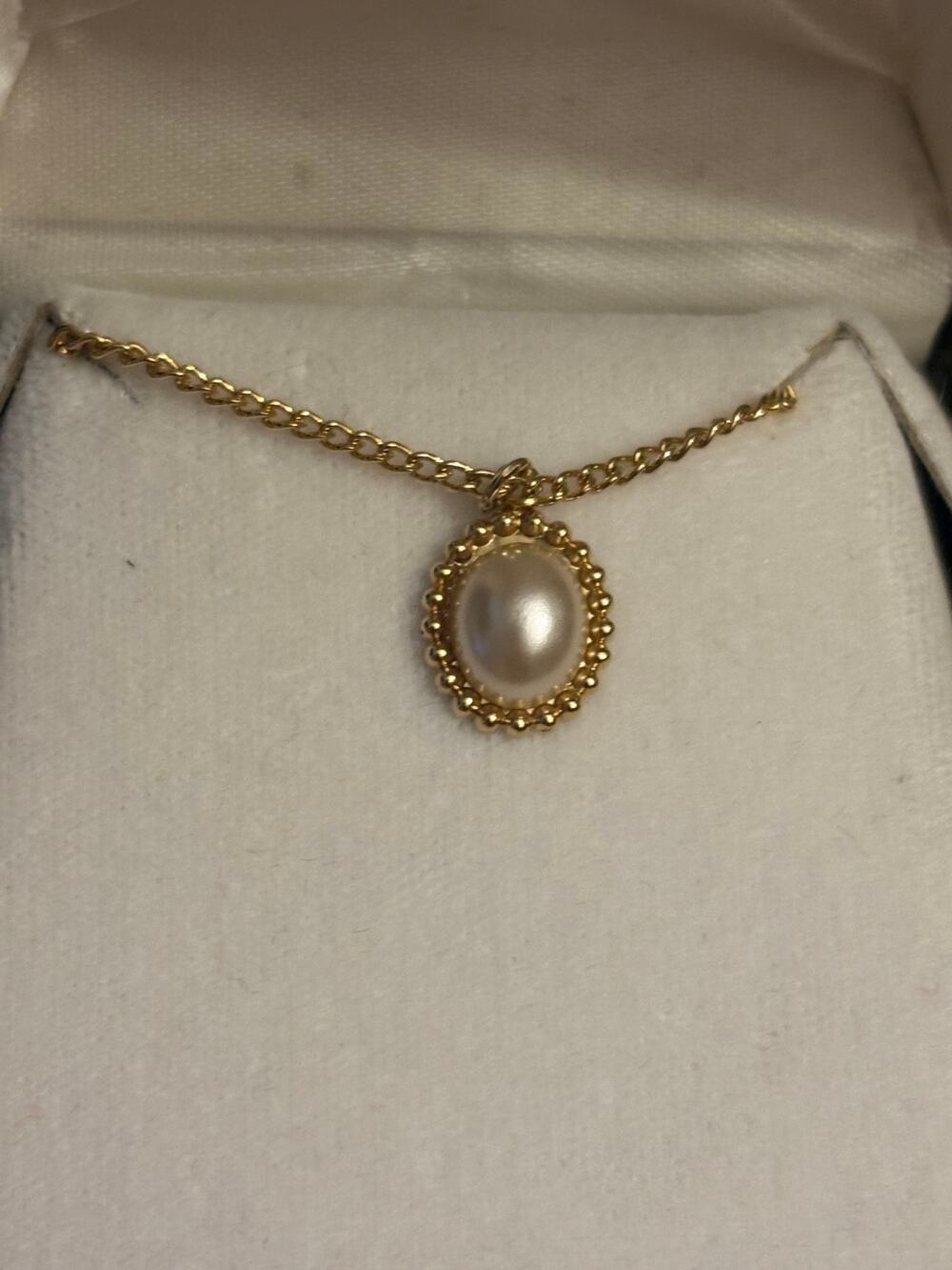 Vintage Service Merchandise Faux Pearl Pendant Necklace
